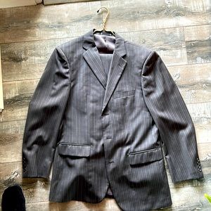 40R / 32W Emanuel Ungaro Pinstripe Suit